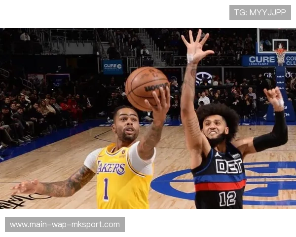 拉塞尔盘外招逼对手失误